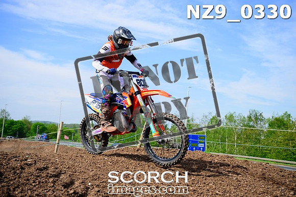 NZ9_0330