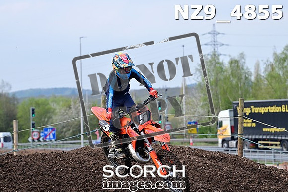 NZ9_4855