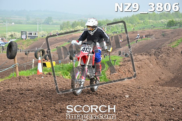 NZ9_3806