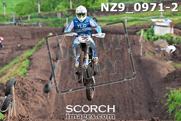 NZ9_0971-2