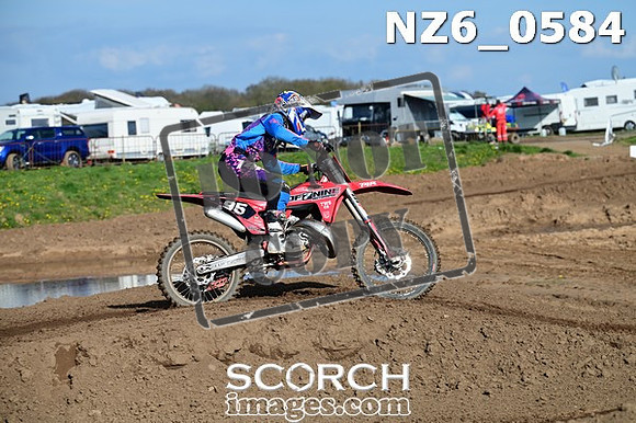 NZ6_0584