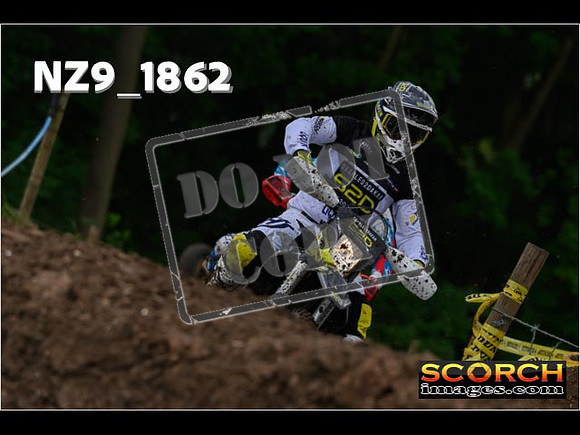 Experts-082
