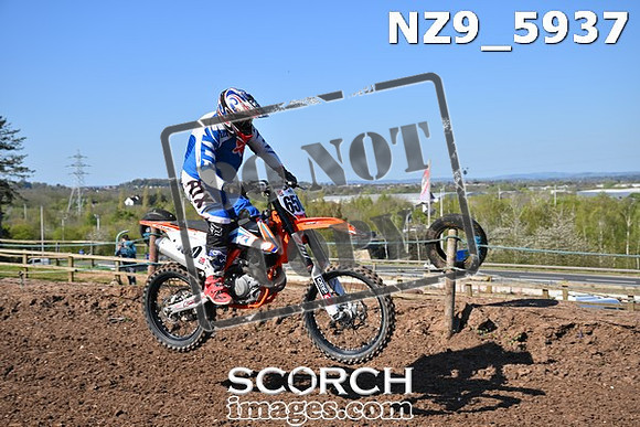 NZ9_5937