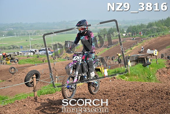 NZ9_3816