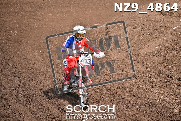 NZ9_4864
