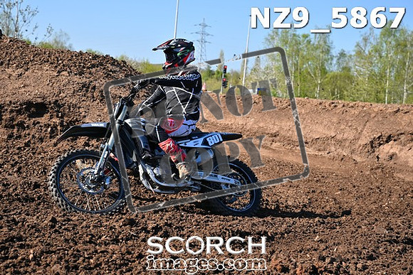 NZ9_5867