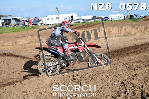 NZ6_0578