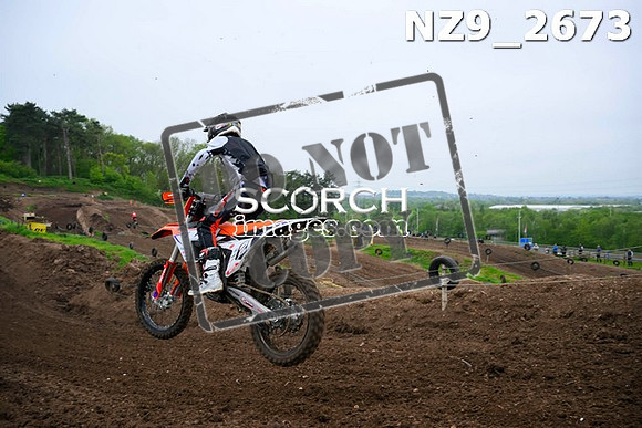 NZ9_2673