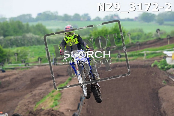 NZ9_3172-2