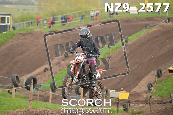 NZ9_2577