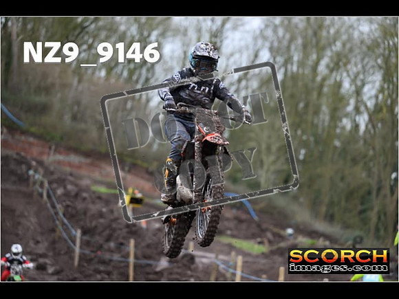 Experts-063