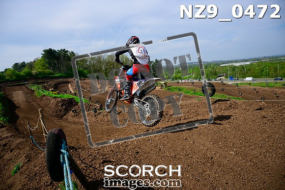 NZ9_0472