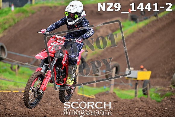 NZ9_1441-2