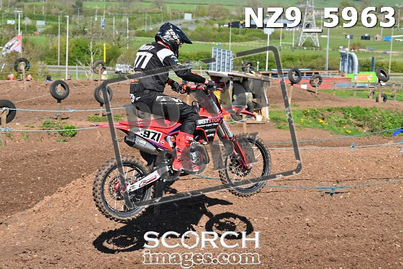 NZ9_5963