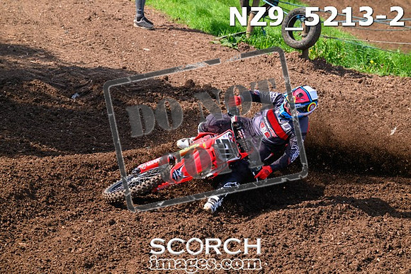 NZ9_5213-2