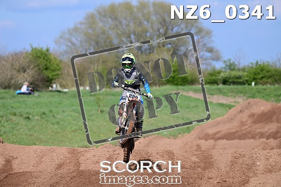 NZ6_0341