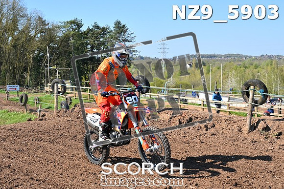 NZ9_5903