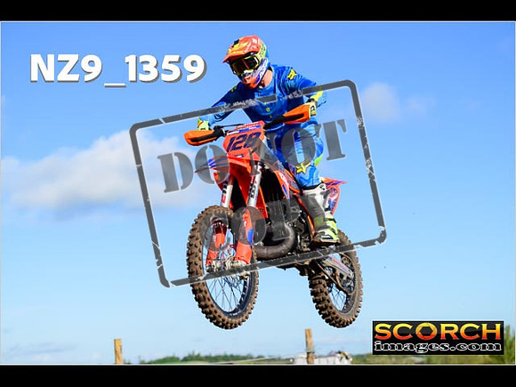 Experts-070