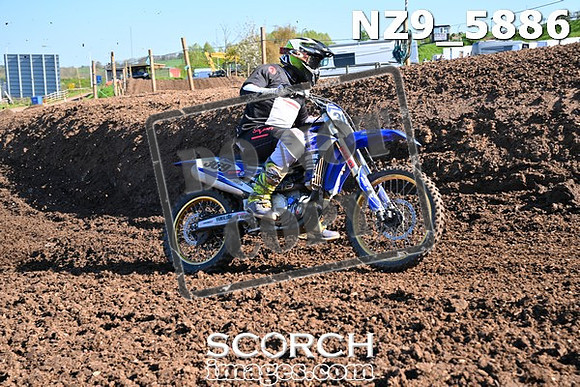 NZ9_5886