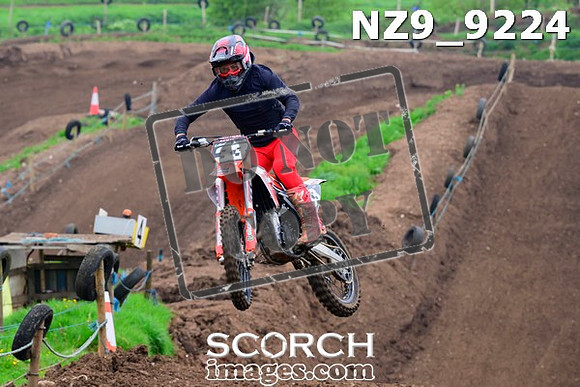 NZ9_9224
