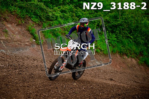 NZ9_3188-2