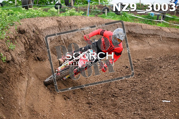 NZ9_3003