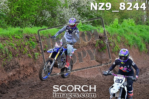 NZ9_8244