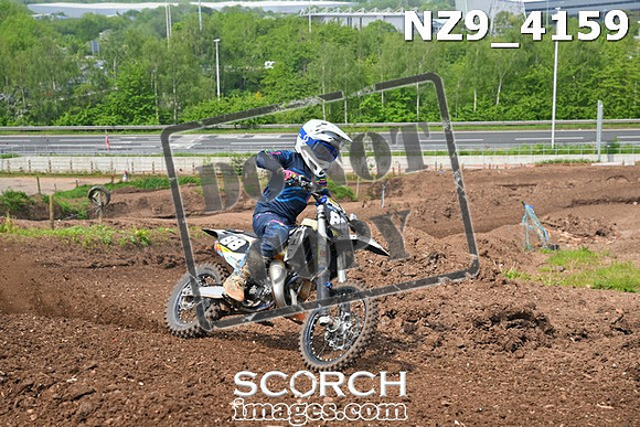 NZ9_4159