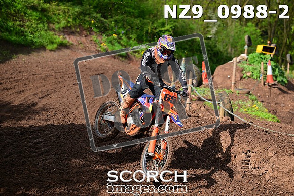 NZ9_0988-2
