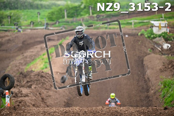 NZ9_3153-2