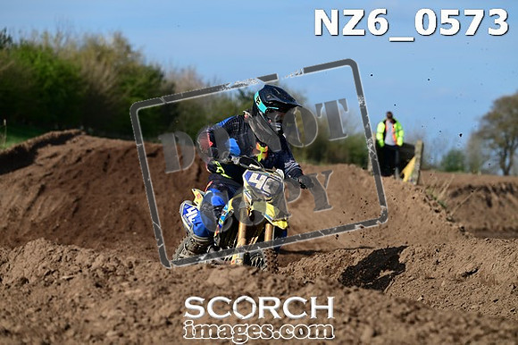 NZ6_0573