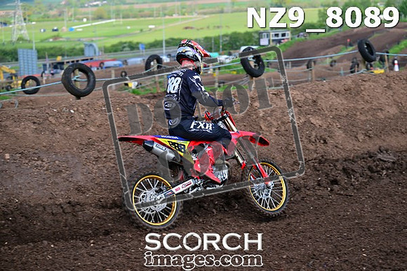 NZ9_8089