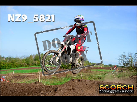 Experts-050