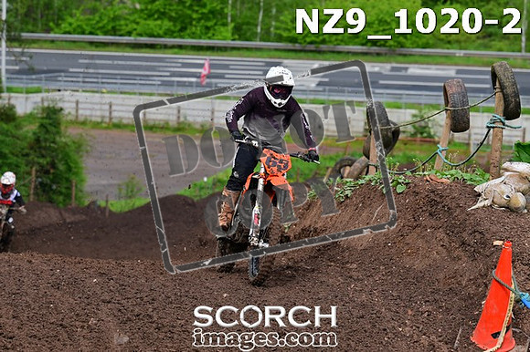 NZ9_1020-2