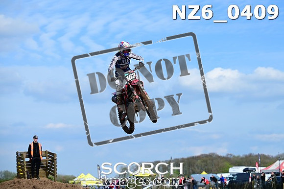 NZ6_0409