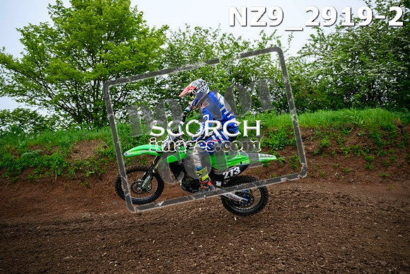 NZ9_2919-2