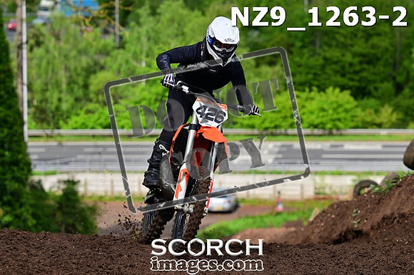 NZ9_1263-2