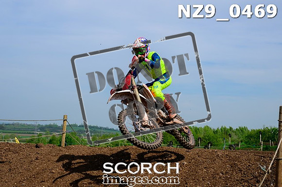 NZ9_0469