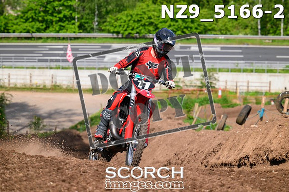 NZ9_5166-2