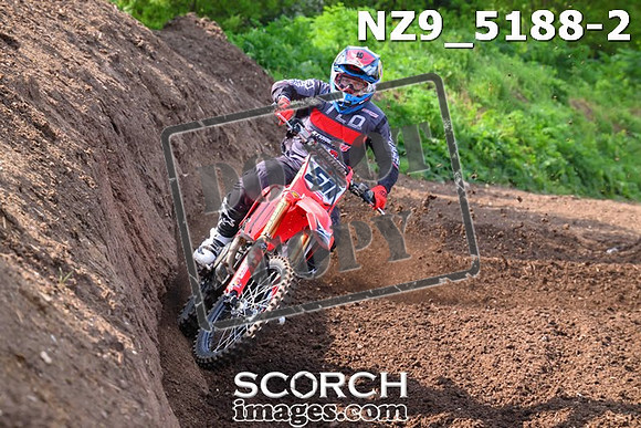 NZ9_5188-2