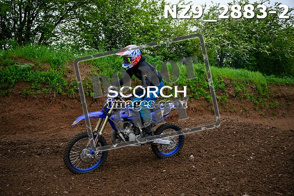 NZ9_2883-2