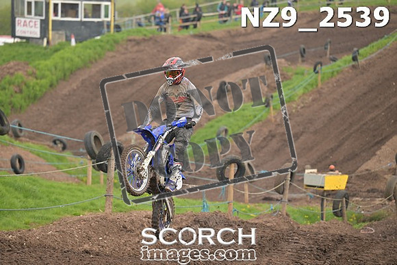 NZ9_2539