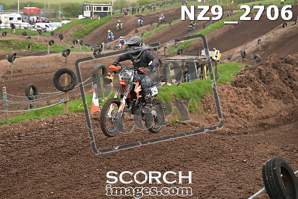NZ9_2706