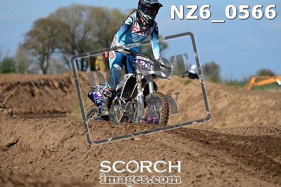 NZ6_0566