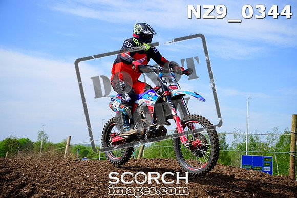 NZ9_0344