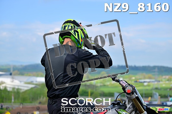 NZ9_8160