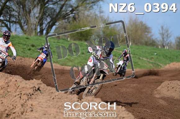 NZ6_0394