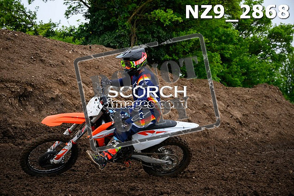 NZ9_2868