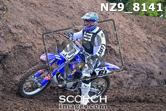 NZ9_8141