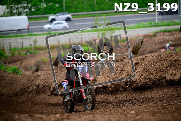 NZ9_3199